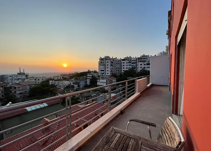 Photo de Private Rooms 2 - City & Mountain Views & Free Parking & Wifi Linze